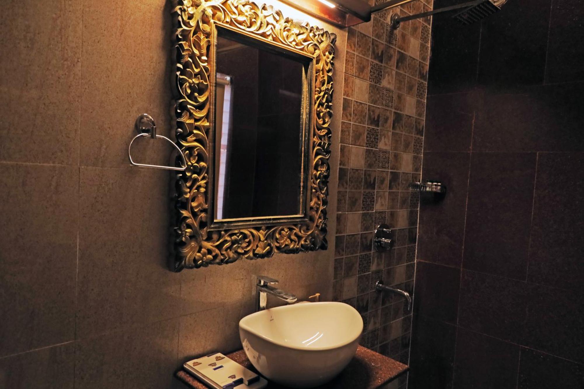 The Neeraj Ganga Heritage Palace Rishīkesh Zewnętrze zdjęcie